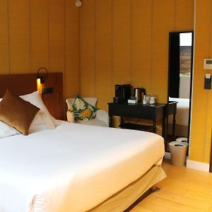 Comfort Zimmer mit Zugang für Rollstuhlfahrer mit Kingsize-Bett